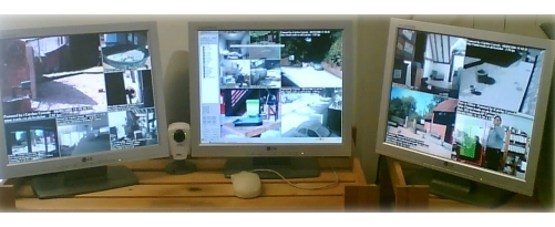 Image of i-Catcher Console running on a 3-monitor flexible CCTV system